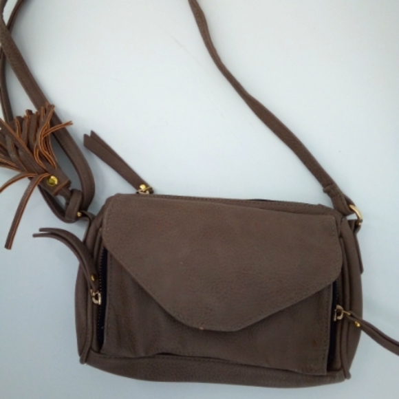 Ei8ht by Under One Sky Vegan Tan Striped Interior Tassel Small Crossbody Bag - Picture 7 of 12